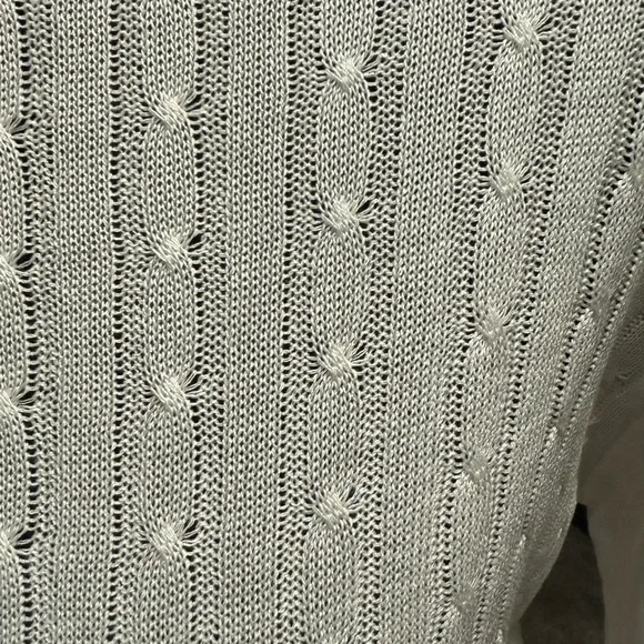 Elegant Cream/white Cable Knit Sweater - Picture 4 of 7